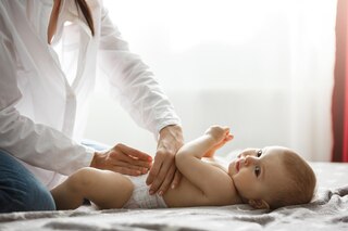 Massage bébé, enfant, soin, le bien être au naturel, mieux être
