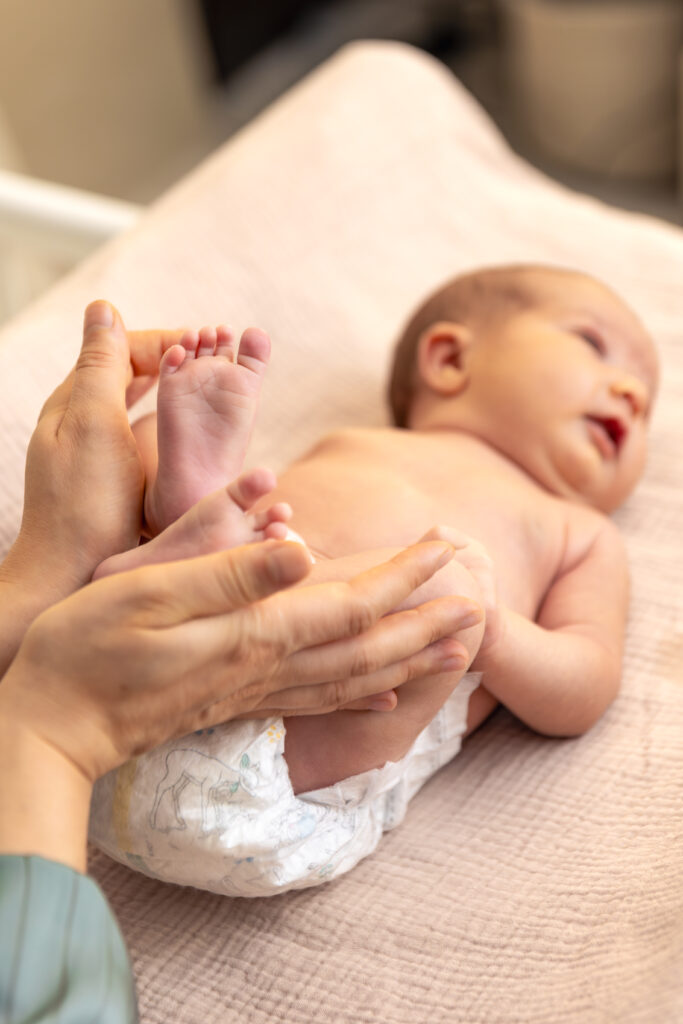 Massage bébé, enfant, soin, le bien être au naturel, mieux être